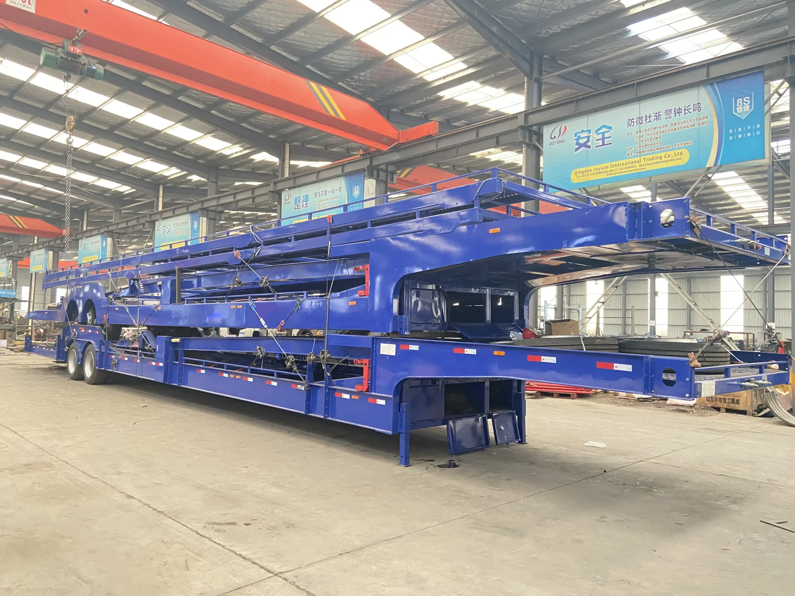 Two-axle car carrier trailer running group