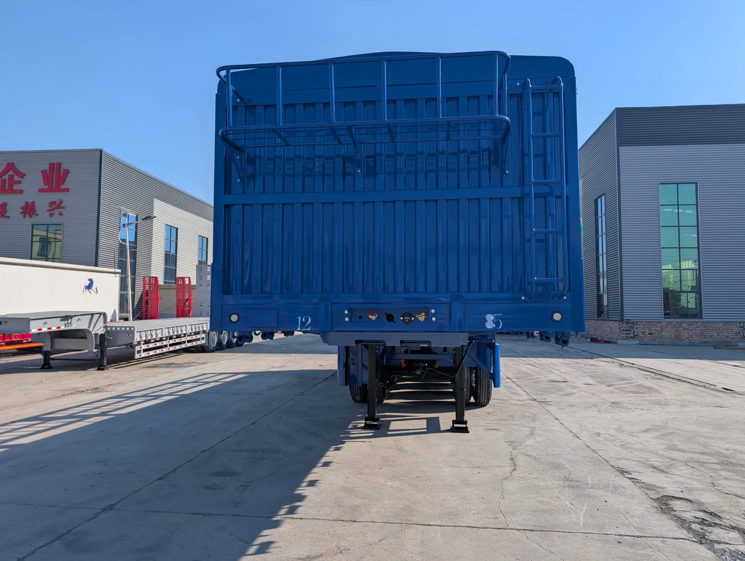 Rear doors of 5 axle fence cargo trailer