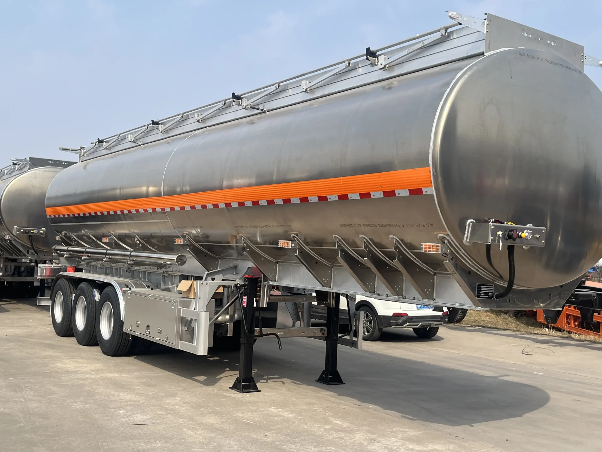 CHENLU aluminum fuel tanker semi trailer for petrol and diesel transport