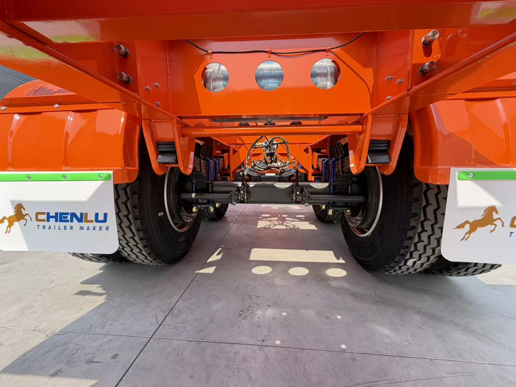 Open frame and cross-member detail of the skeleton trailer