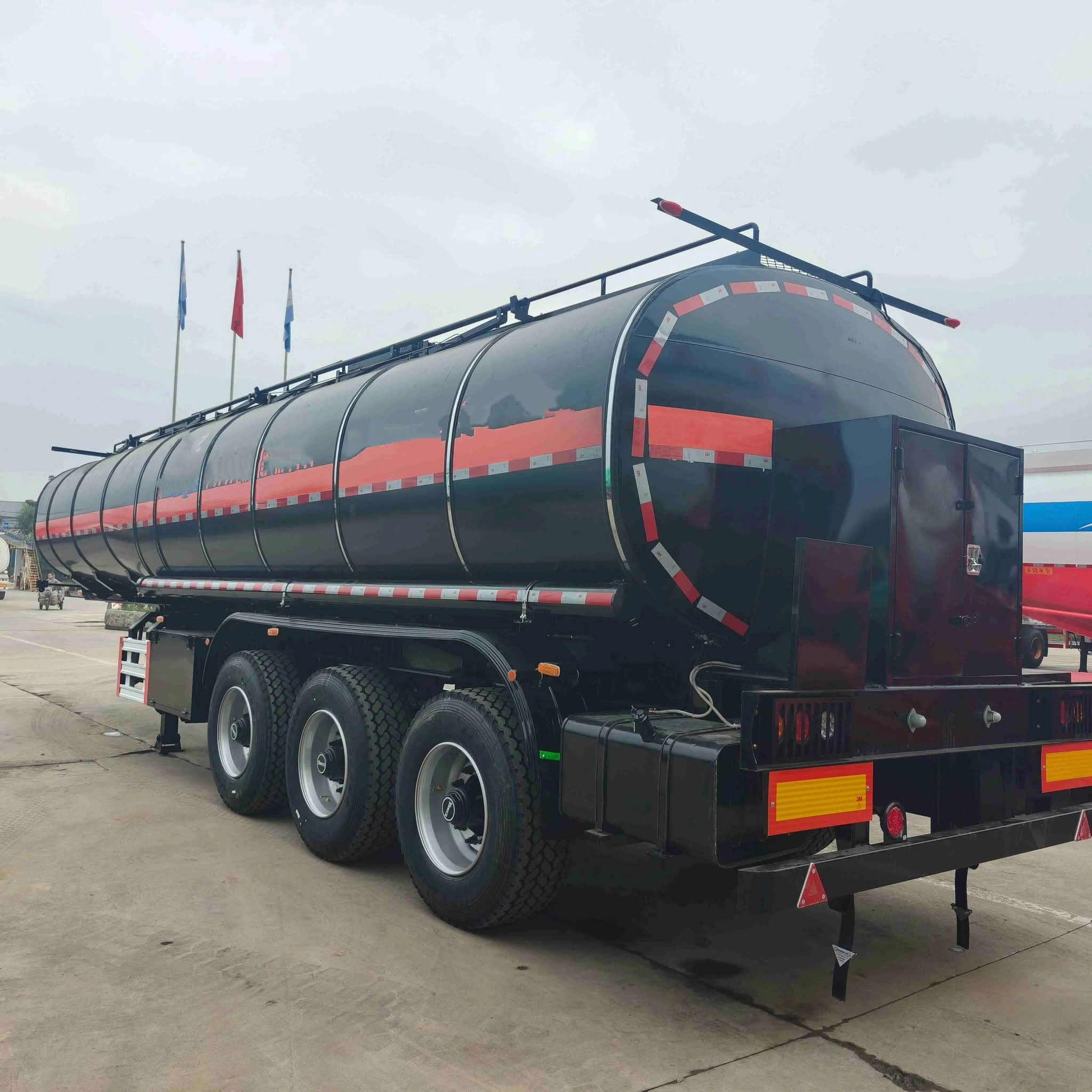 CHENLU insulated asphalt tanker trailer for hot bitumen transport