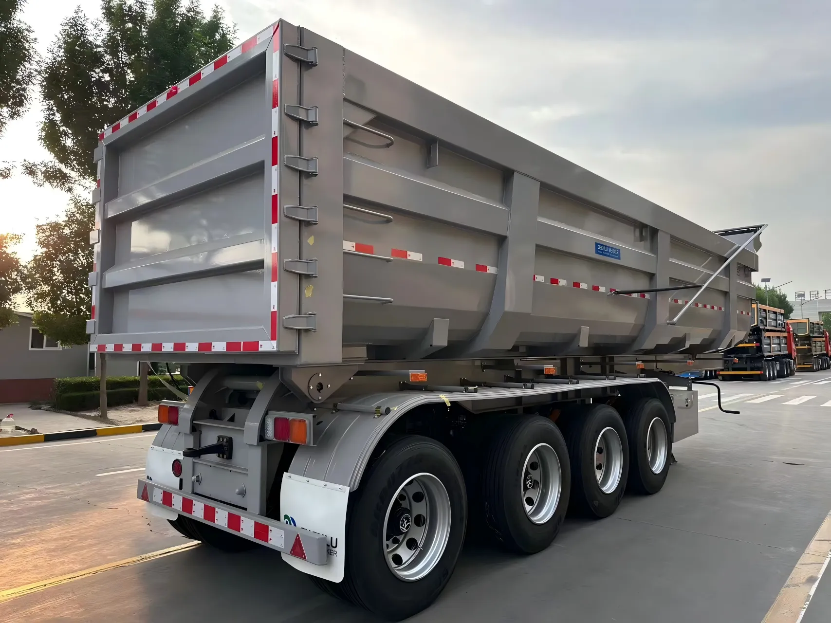 Gray CHENLU four-axle end dump semi trailer for South America