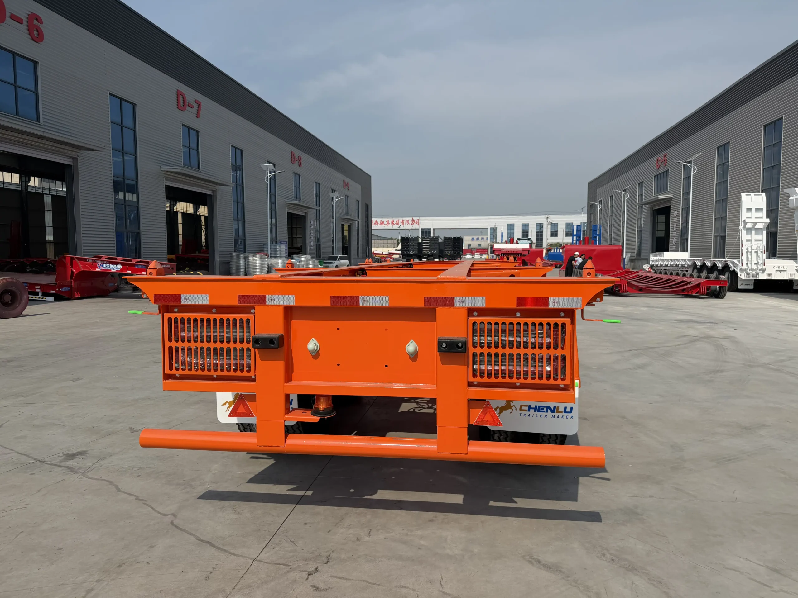Rear three-quarter view of the two-axle skeleton trailer