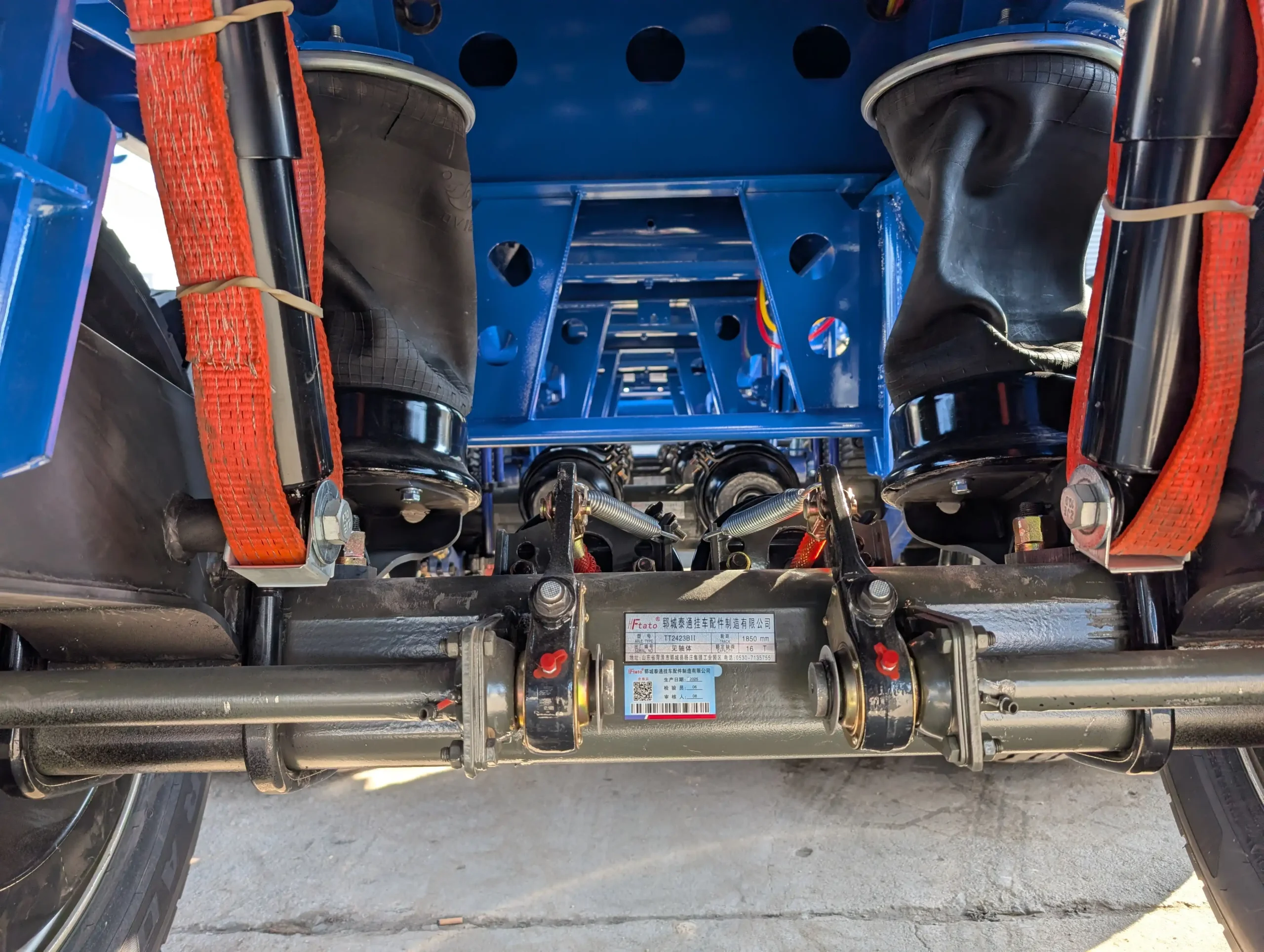Air suspension beneath a 5 axle fence semi trailer