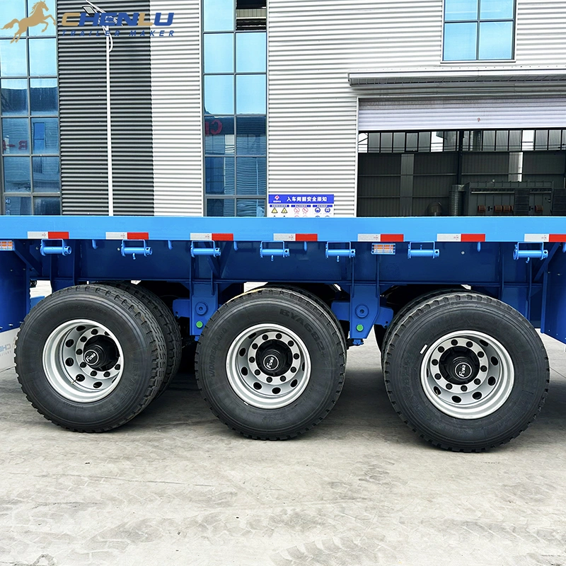 Rear lighting on three-axle flatbed trailer