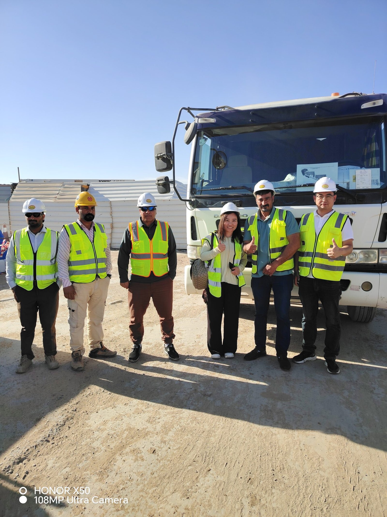 Customer visit during a trailer project discussion