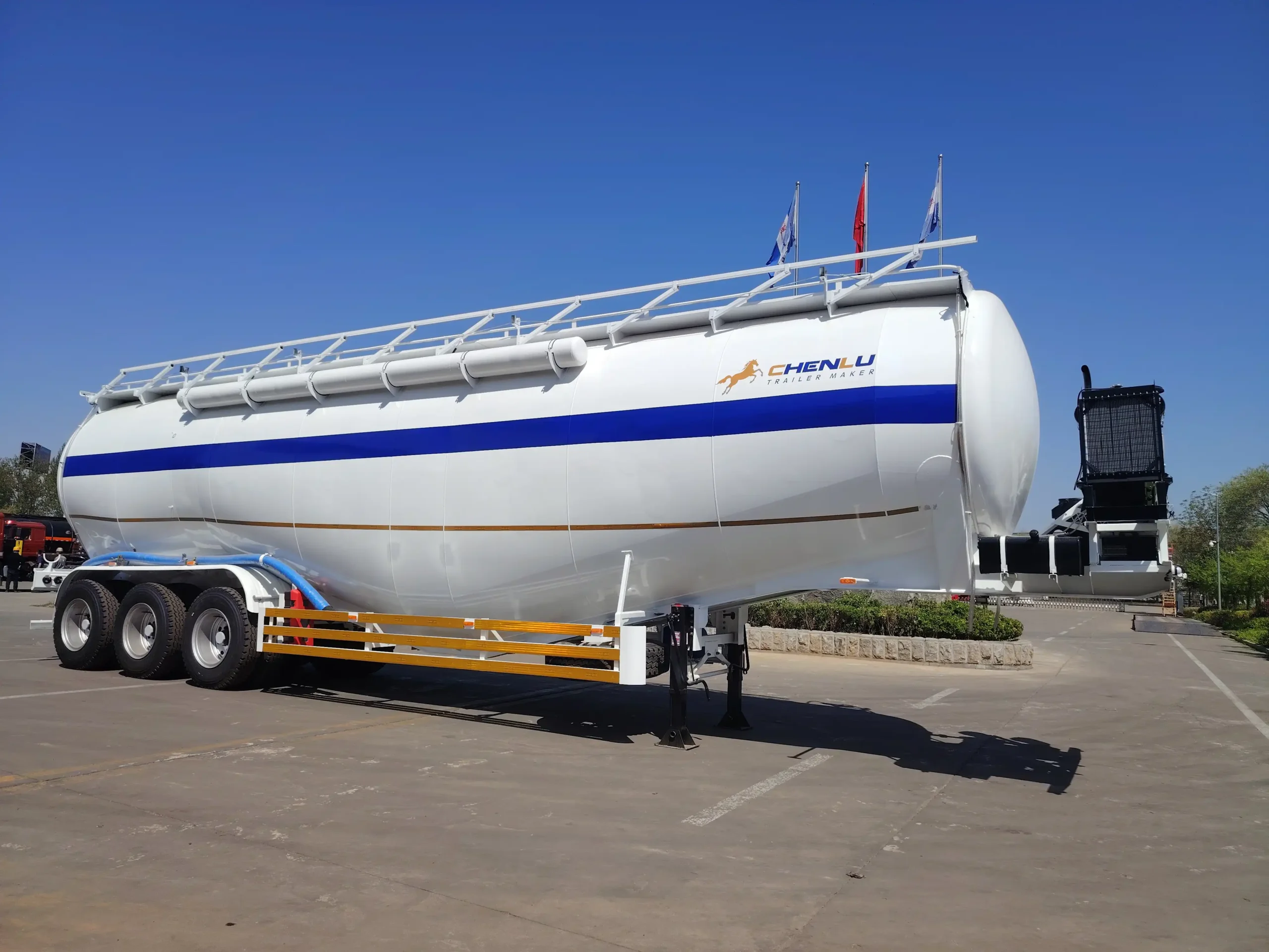 Three-axle cement tanker side profile