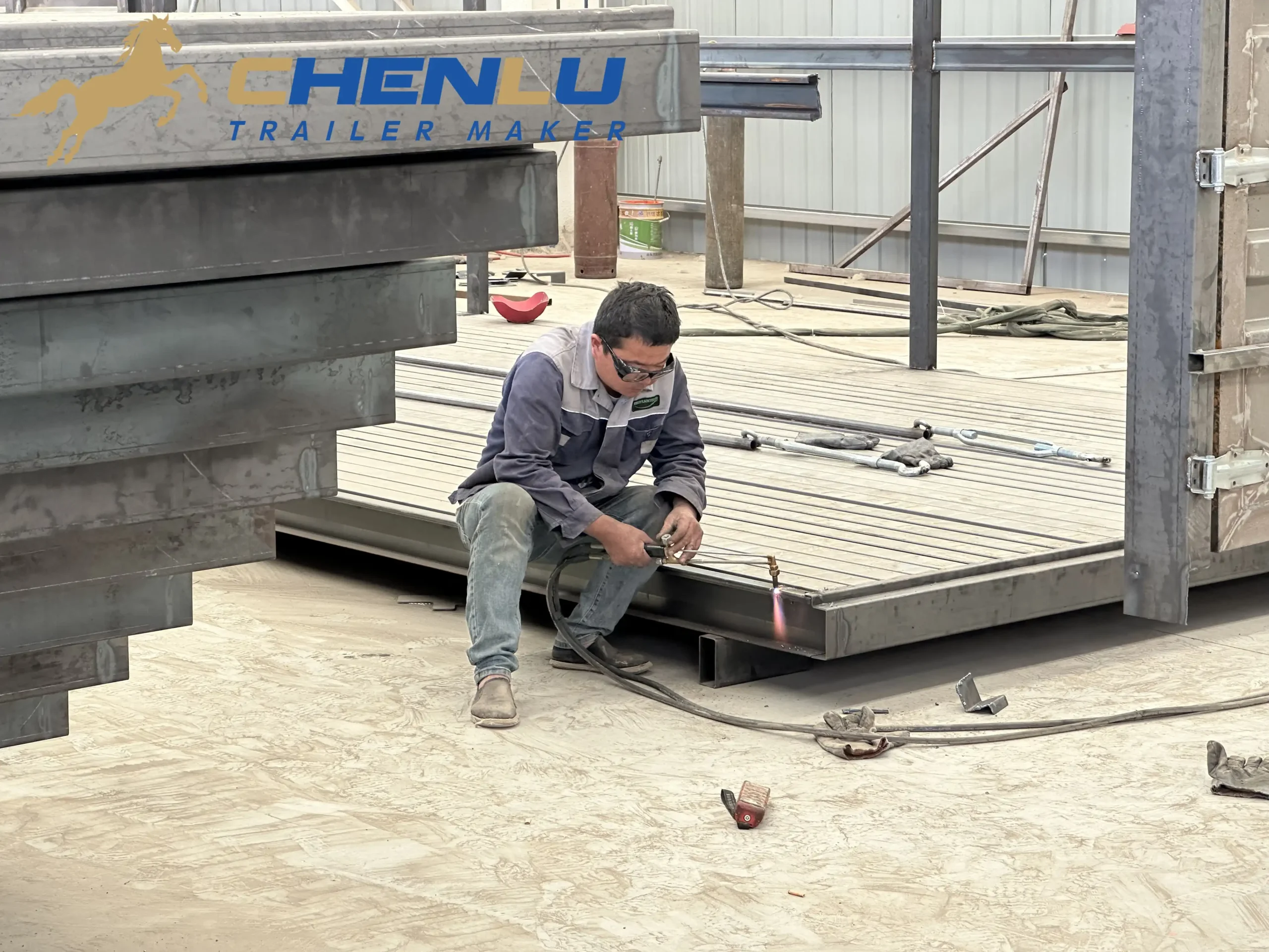 CHENLU semi-trailer factory production environment